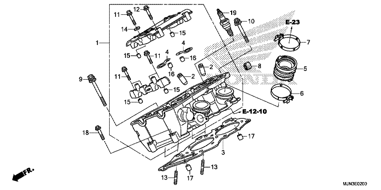 RIGHT CYLINDER HEAD